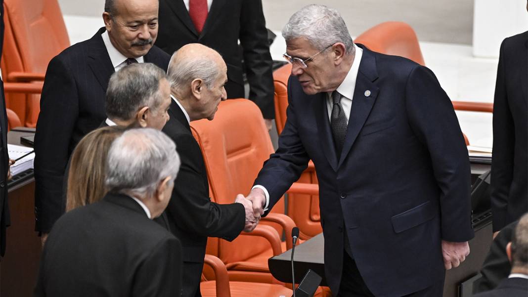 Meclis'te dikkat çeken anlar: Bahçeli ile Bakırhan önce tokalaşmadı, sonra... 2